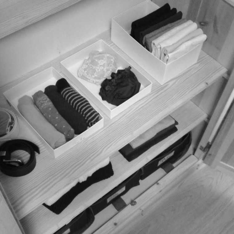 armadio scatole biancheria impacchettare